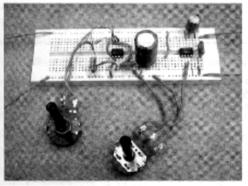 Figura 12 - Circuito eletrônico montado em uma matriz de contatos
