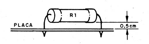    Figura 8 – Montando R1 afastado da placa
