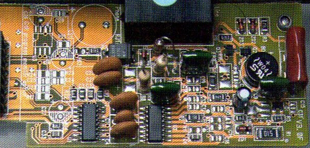 Figura 14 - Placa com componentes SMD Figura 14 - Placa com componentes SMD