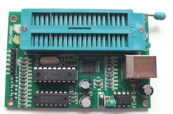 Figura 181- Uma placa típica de programação de microcontrolador
Figura 181- Uma placa típica de programação de microcontrolador