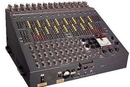 Figura 5 - Um computador analógico
Figura 5 - Um computador analógico