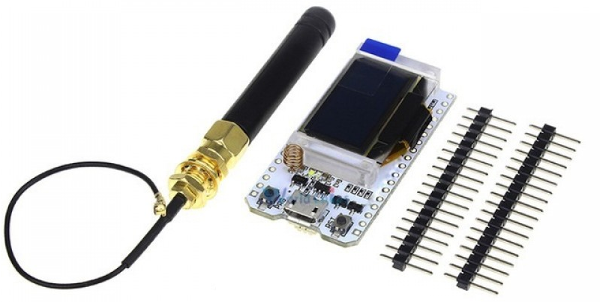 Figura 1 - módulo WiFi LoRa 32(V2), juntamente com sua antena para o Rádio LoRa
