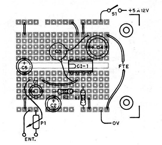 Figura 8 – Montagem em placa universal ou matriz de contatos
Figura 8 – Montagem em placa universal ou matriz de contatos