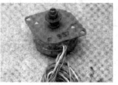 Figura 1 - Um motor de passo de quatro fases.
Figura 1 - Um motor de passo de quatro fases.