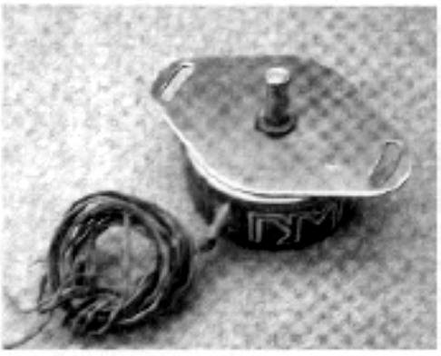 Figura 2 - Outro motor de passo de quatro fases.
Figura 2 - Outro motor de passo de quatro fases.