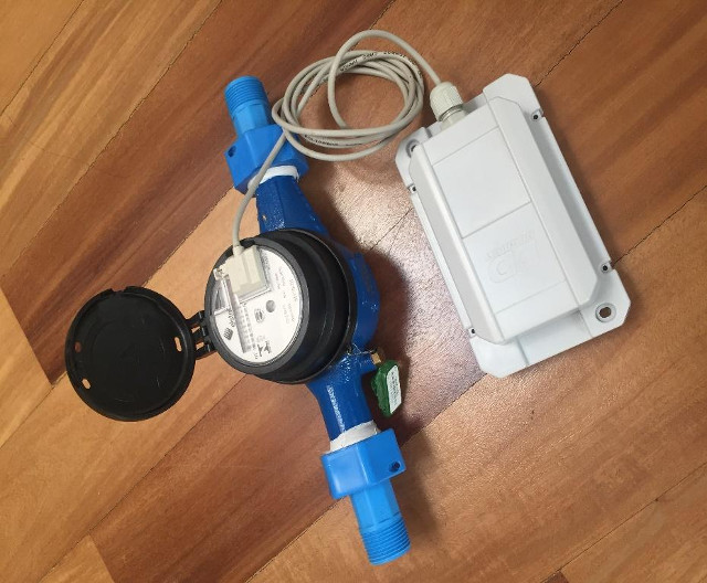Hidrômetro com saída de pulso e Gateway Duodigit SX.
Hidrômetro com saída de pulso e Gateway Duodigit SX.
