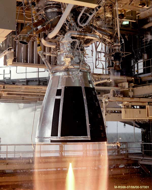 Figura 1 - RS-68 sendo testado no Centro Espacial Stennis da NASA (wikipedia)
Figura 1 - RS-68 sendo testado no Centro Espacial Stennis da NASA (wikipedia)