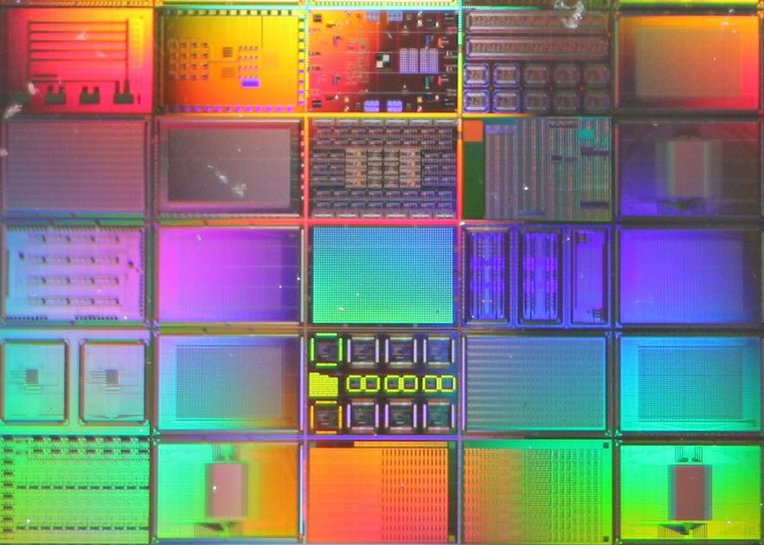P-bits de teste fabricados em um substrato de silício usando os mesmos processos de fabricação dos circuitos integrados semicondutores comuns. - Créditos: Ju-Young Yoon et al. - 10.1109/LED.2026.3696800 P-bits de teste fabricados em um substrato de silício usando os mesmos processos de fabricação dos circuitos integrados semicondutores comuns. - Créditos: Ju-Young Yoon et al. - 10.1109/LED.2026.3696800