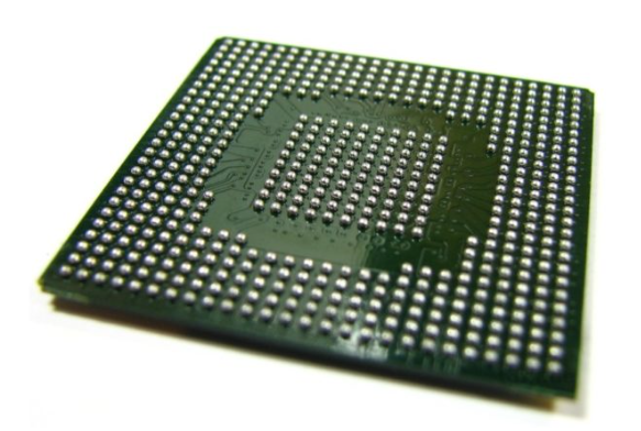 Figura 5: encapsulamento BGA (Ball Grid Array) Figura 5: encapsulamento BGA (Ball Grid Array)