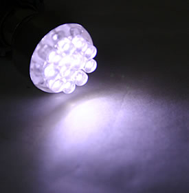 LED de uso automotiva para substituição direta de lâmpadas.
