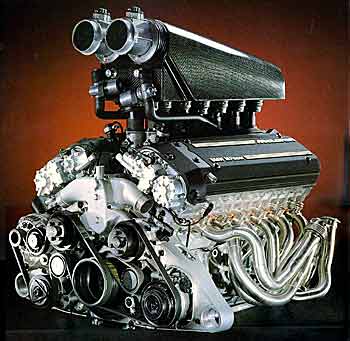 Figura 2 - Motor BMW de 12 cilindros de 618 hp
Figura 2 - Motor BMW de 12 cilindros de 618 hp