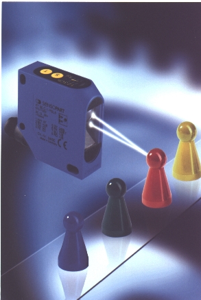 Na ilustração um sensor de cores que identifica objetos numa linha de montagem pela cor (Globetron Controls)
