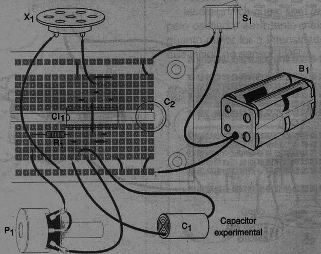 Montagem em matriz de contatos.
Montagem em matriz de contatos.