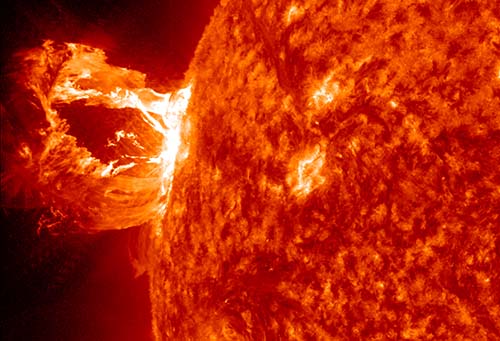 Fulgor ou protuberância solar (foto NASA)
Fulgor ou protuberância solar (foto NASA)