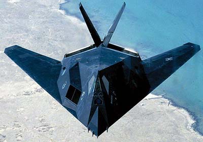 Stealth – avião recoberto de materiais que o tornam “invisível” ao Radar.
