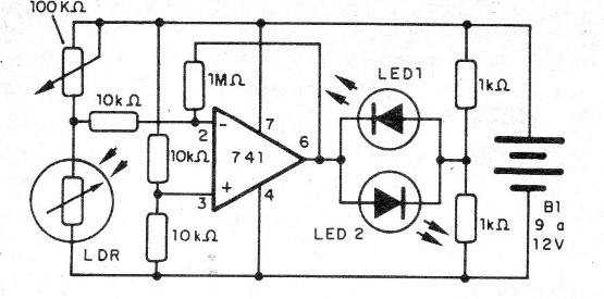 Figura 12 – Circuito com fonte simples
Figura 12 – Circuito com fonte simples