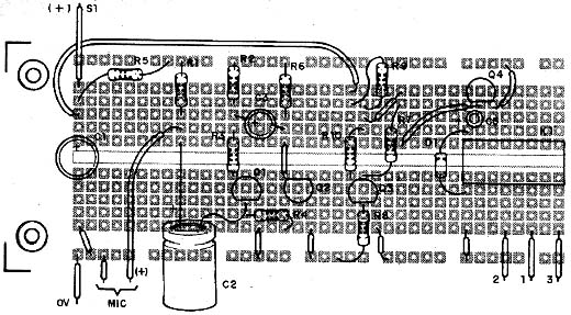 Montagem da chave sônica transistorizada em matriz de contato. Montagem da chave sônica transistorizada em matriz de contato.