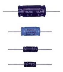 Capacitores com terminais axiais e terminais paralelos. Capacitores com terminais axiais e terminais paralelos.