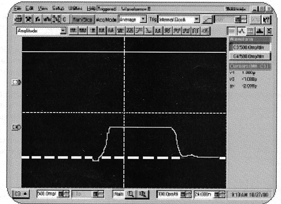 Display de refletometria no domínio de tempo (TDR) de um osciloscópio de amostragem digital TDS8000 e 80OE4 com módulo de amostragem de 20 GHz).
Display de refletometria no domínio de tempo (TDR) de um osciloscópio de amostragem digital TDS8000 e 80OE4 com módulo de amostragem de 20 GHz).