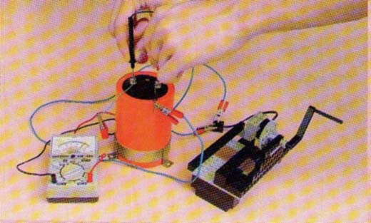 Estudando a carga e descarga de um capacitor. Estudando a carga e descarga de um capacitor.