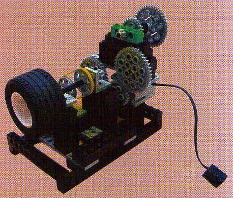 Máquina para balanceamento de rodas. Máquina para balanceamento de rodas.