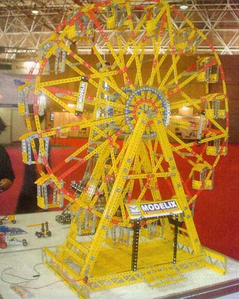 Montagem complexa. Montagem complexa.