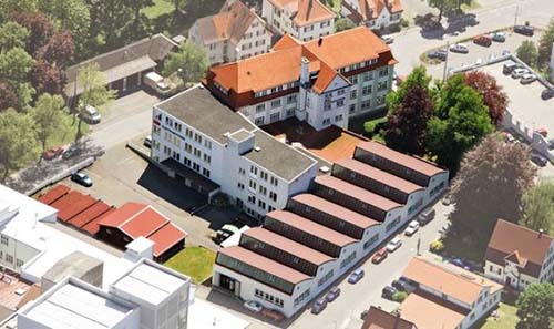 A Württembergische é uma empresa de controle familiar, fundada em 1939, e com instalações fabris na cidade de Balingen, centro-sul da Alemanha, a 75km de Stuttgart
A Württembergische é uma empresa de controle familiar, fundada em 1939, e com instalações fabris na cidade de Balingen, centro-sul da Alemanha, a 75km de Stuttgart