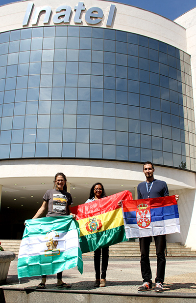 Paloma Talavero Lorenzo,Maureen Daniela Arámbulo Hervas e Zarko Sakotic realizam estágios e atividades de graduação no Instituto
